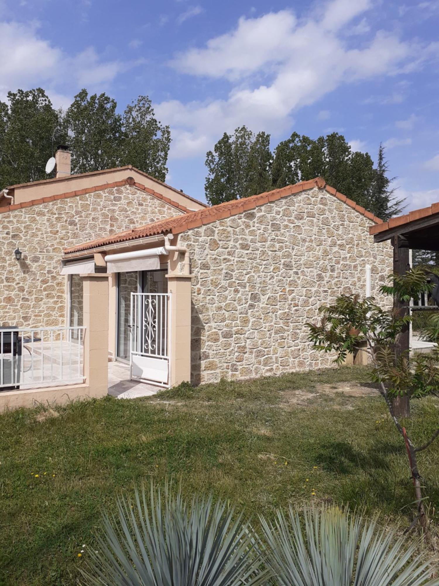 B&B et Gite d'ayran Saint-Quentin-la-Poterie Extérieur photo